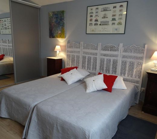 Une chambre en ville