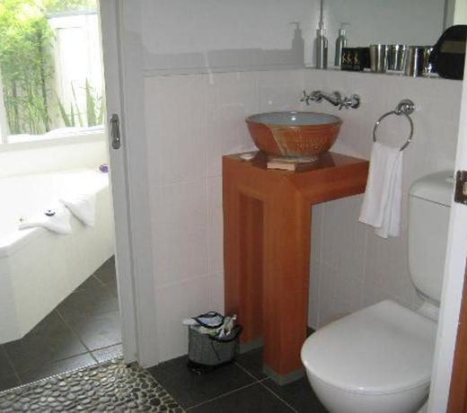 Shizuka Ryokan Japanese Country Spa & Wellness Retreat