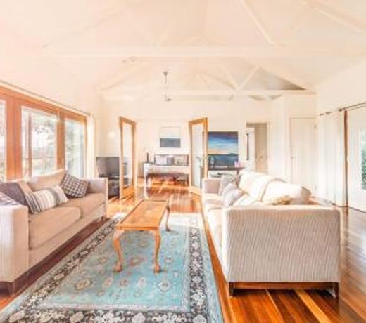 Outlook Hill Pavilion suites and Spa Cottages