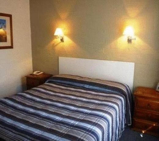Nicholas Royal Motel - No Pets Allowed