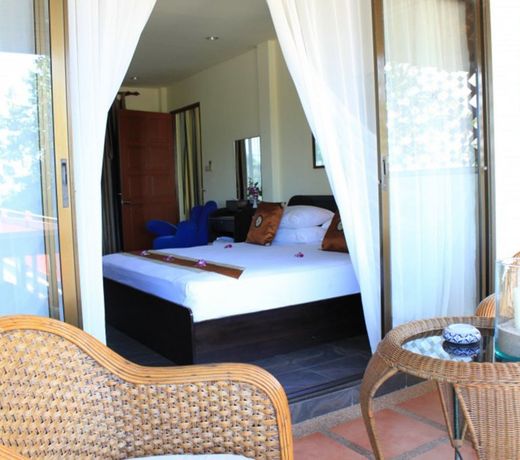The Waterfront Boutique Hotel & Cafe