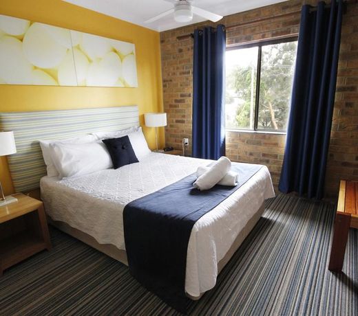 Hawks Nest Motel