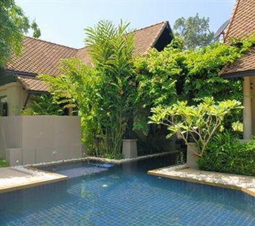 Montra Hotel