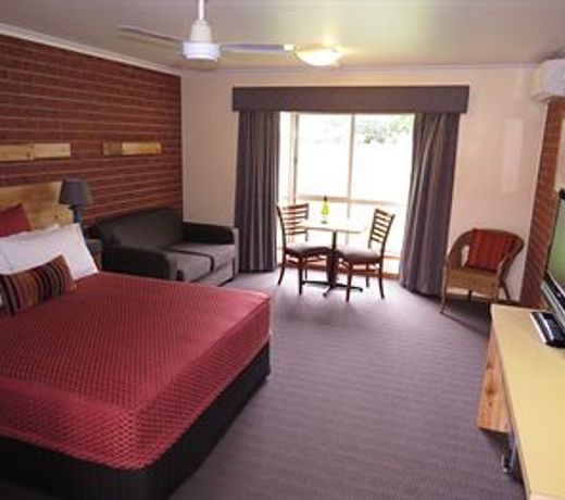 AAt 28 Goldsmith Motel