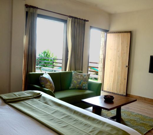 Woodsmoke Resort and Spa
