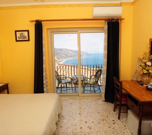 Athena Charming Rooms