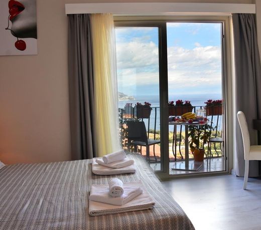 Athena Charming Rooms