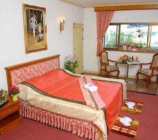 13 Coins Bang Yai Hotel