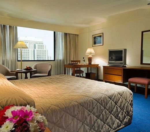 Twin Towers Hotel