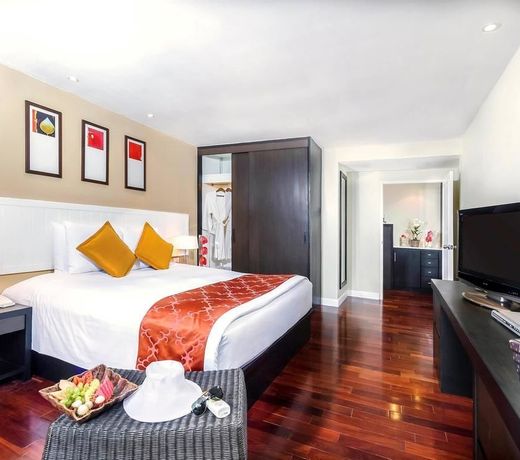 Novotel Phuket Surin Beach Resort