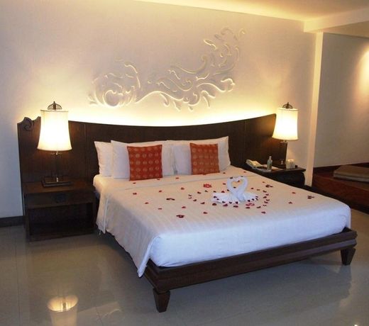 Patong Paragon Resort & Spa SHA Extra Plus
