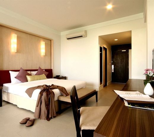 Sawaddi Patong Resort & Spa by Tolani - SHA Extra Plus