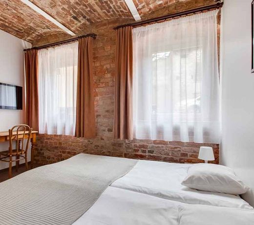 Janne Hotel