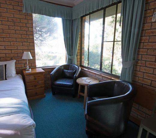 Anchor Bay Motel
