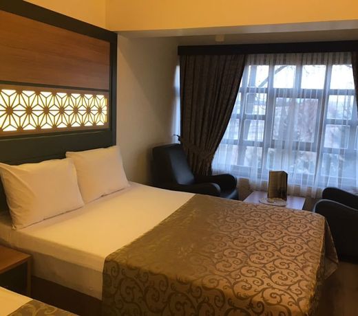 ULASAN HOTEL