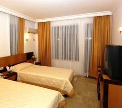 Kandelor Hotel