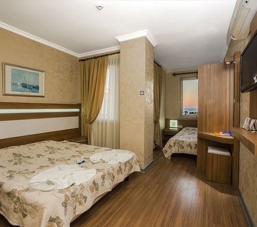 Santa Marina Hotel