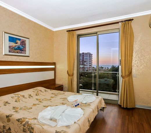 Santa Marina Hotel