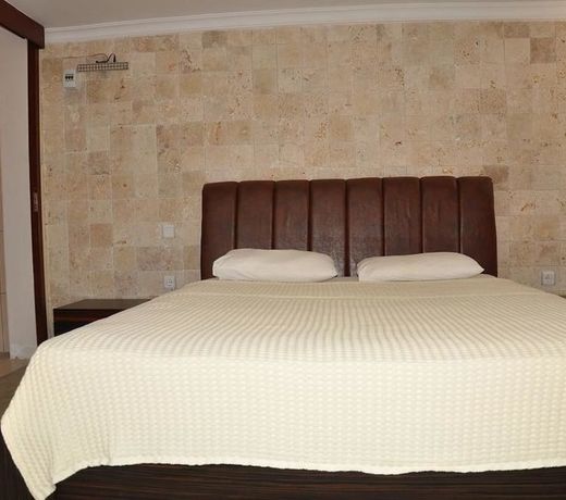 Safari Suit Hotel