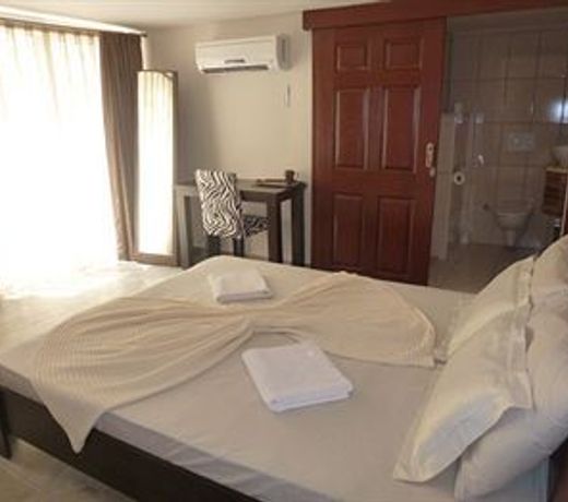 Safari Suit Hotel