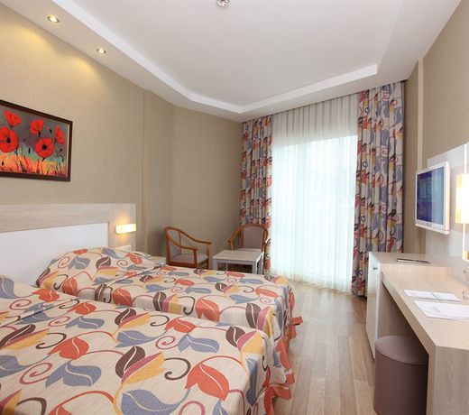 Riviera Hotel & Spa