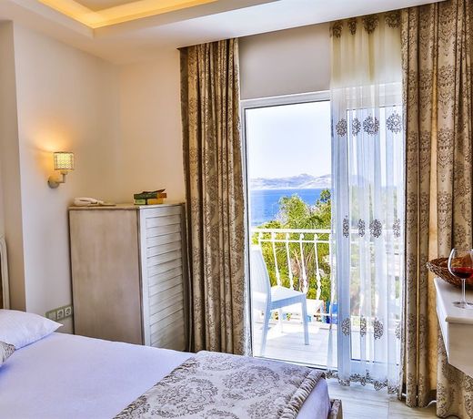 Linda Beach Class Hotel