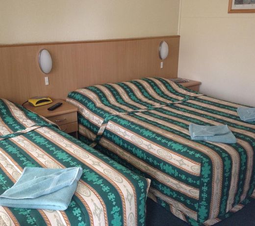 Governors Hill Motel