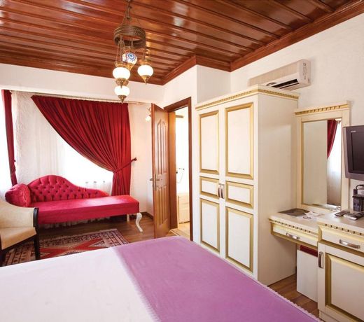 Cicerone Lodge Hotel