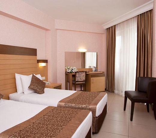 Remi Hotel