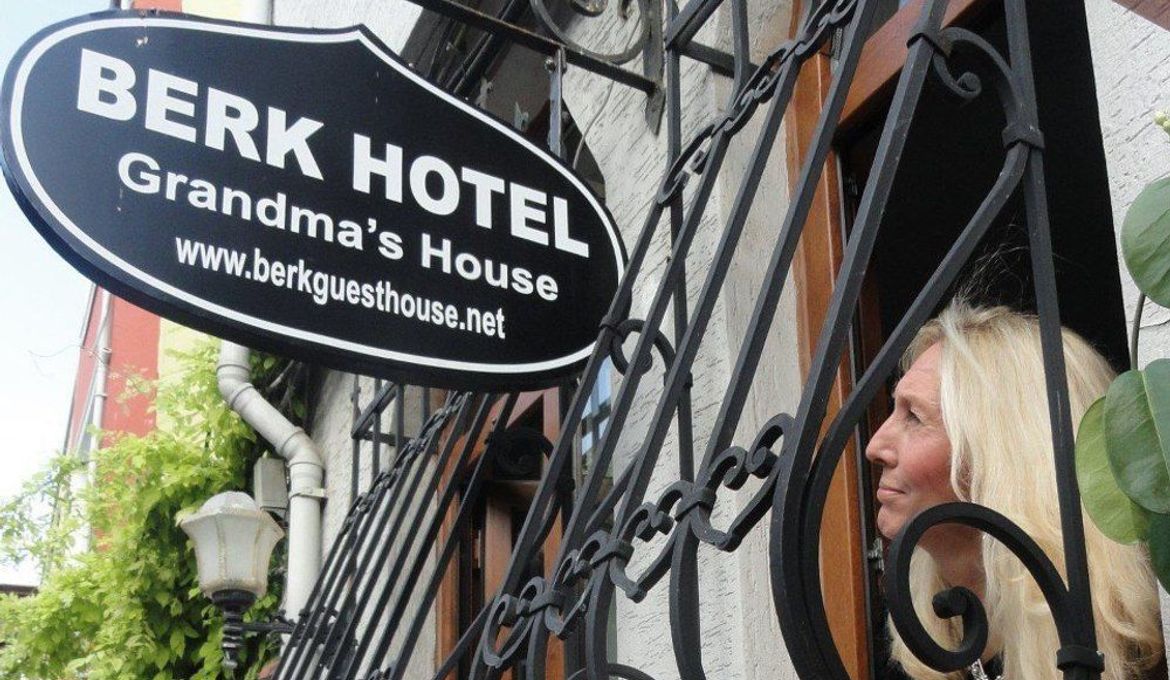 Berk Guesthouse - Grandma's House