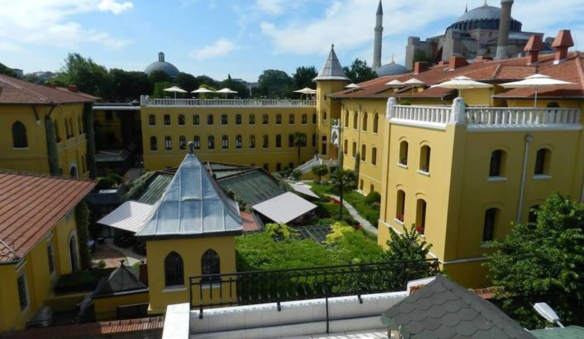 Berk Guesthouse - Grandma's House