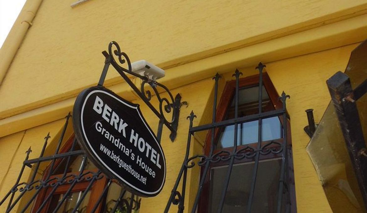 Berk Guesthouse - Grandma's House