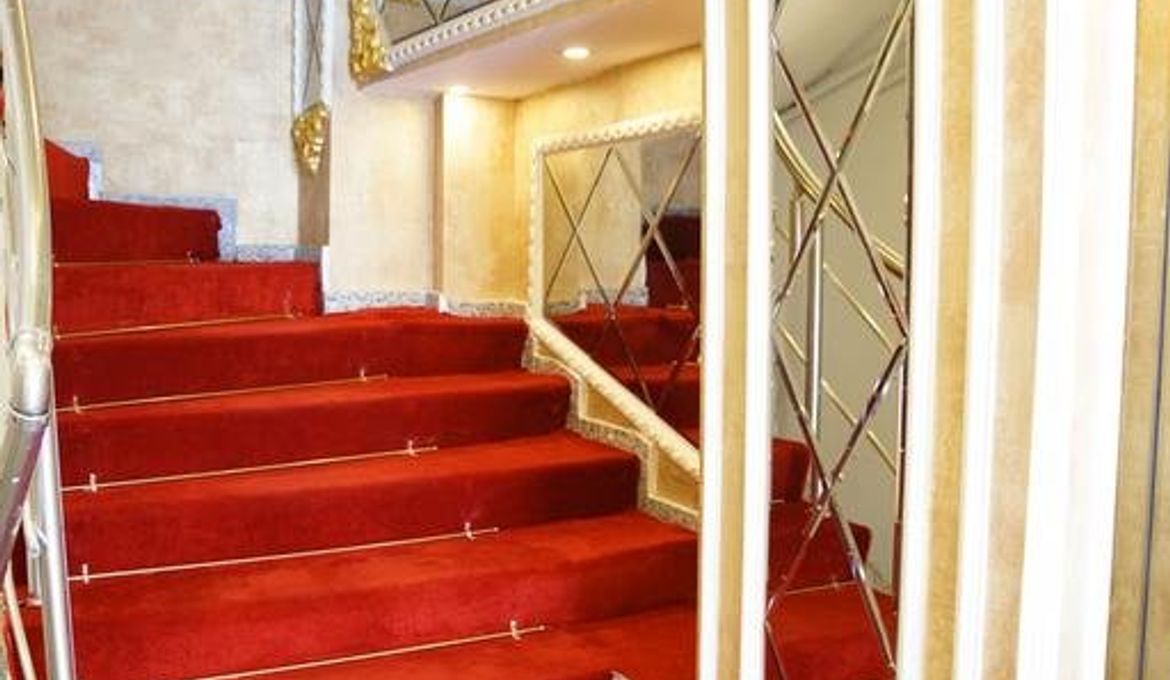 Holiday Business Otel