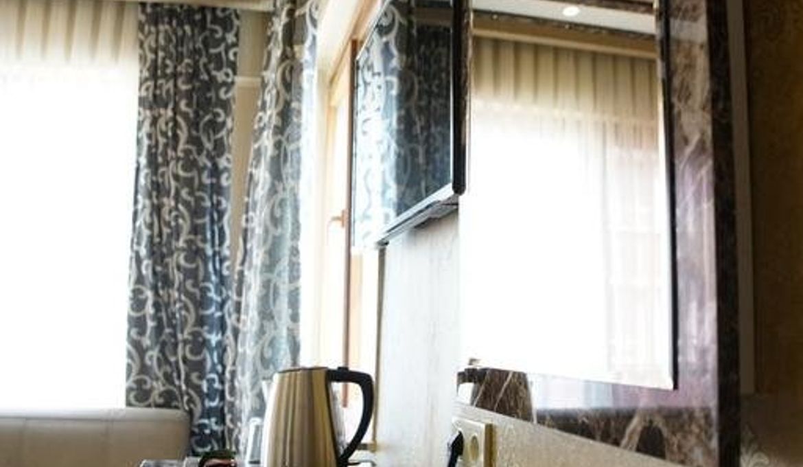 Holiday Business Otel