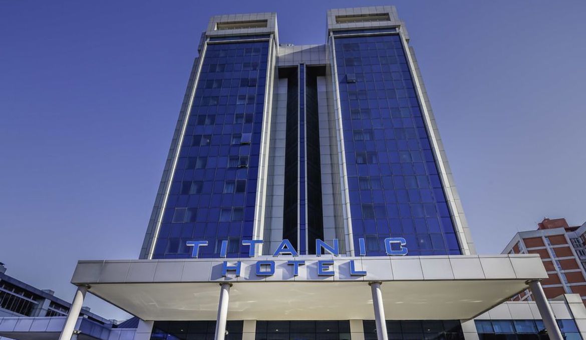 Titanic Port Bakirkoy