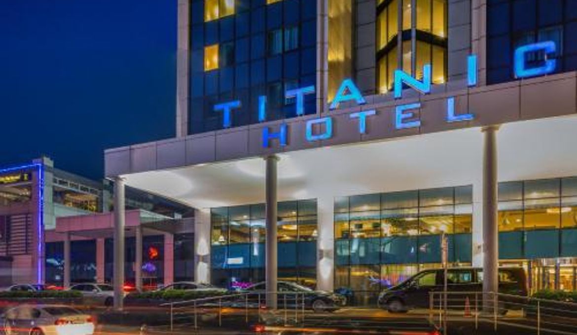 Titanic Port Bakirkoy