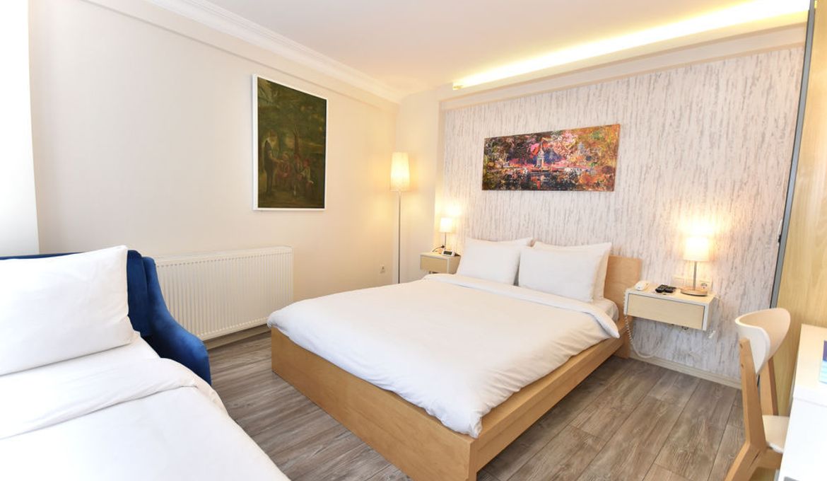 Elanaz Hotel