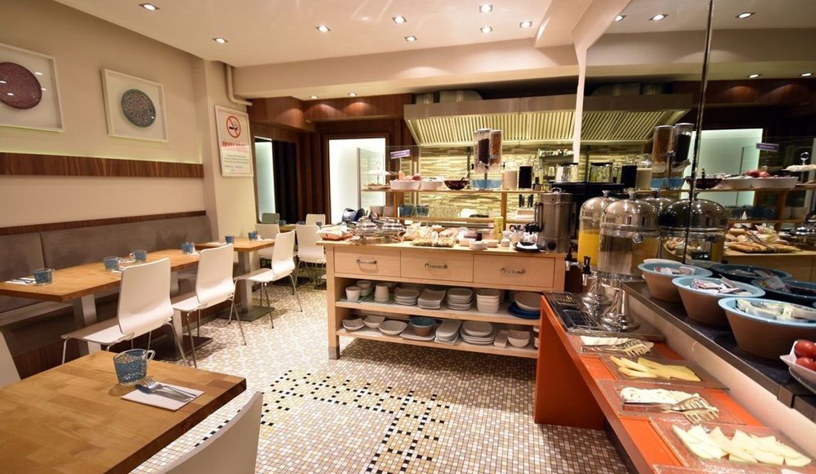 Elanaz Hotel