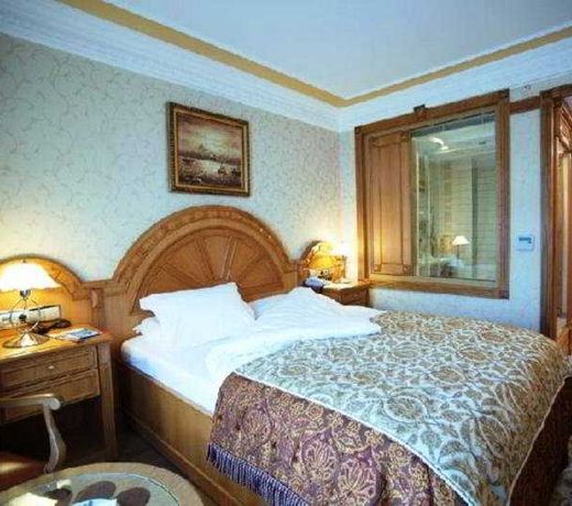 Celal Aga Konagi Metro Hotel