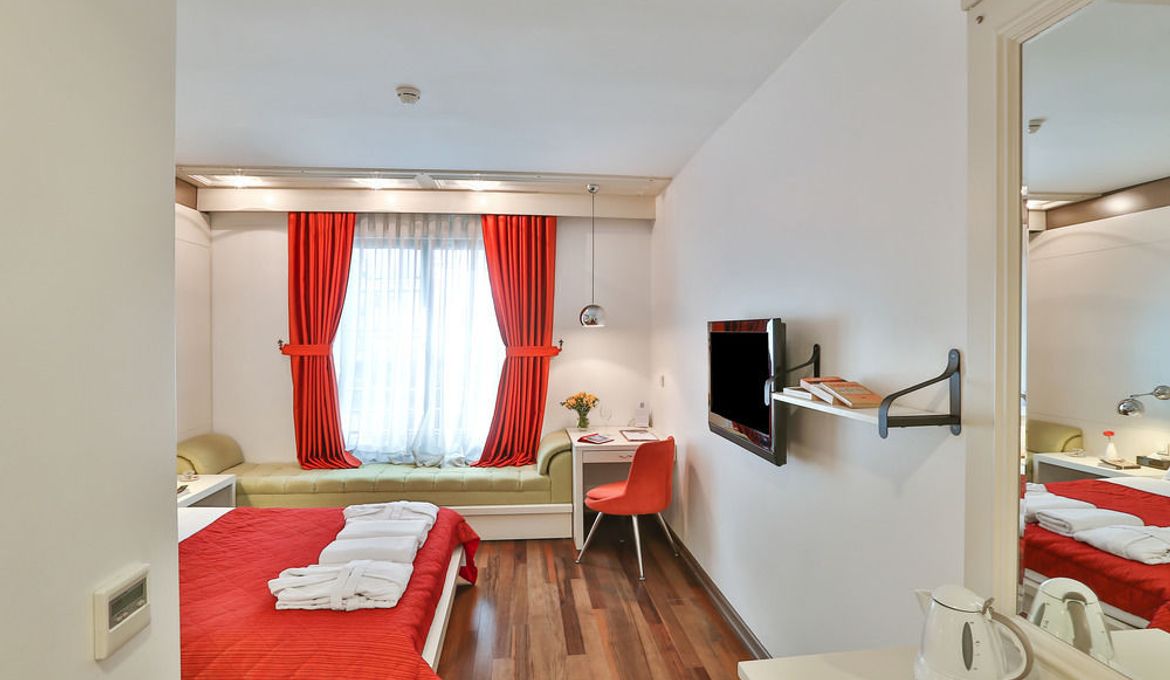 Senatus Suites