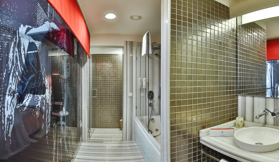 Senatus Suites