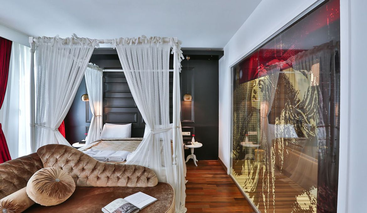 Senatus Suites