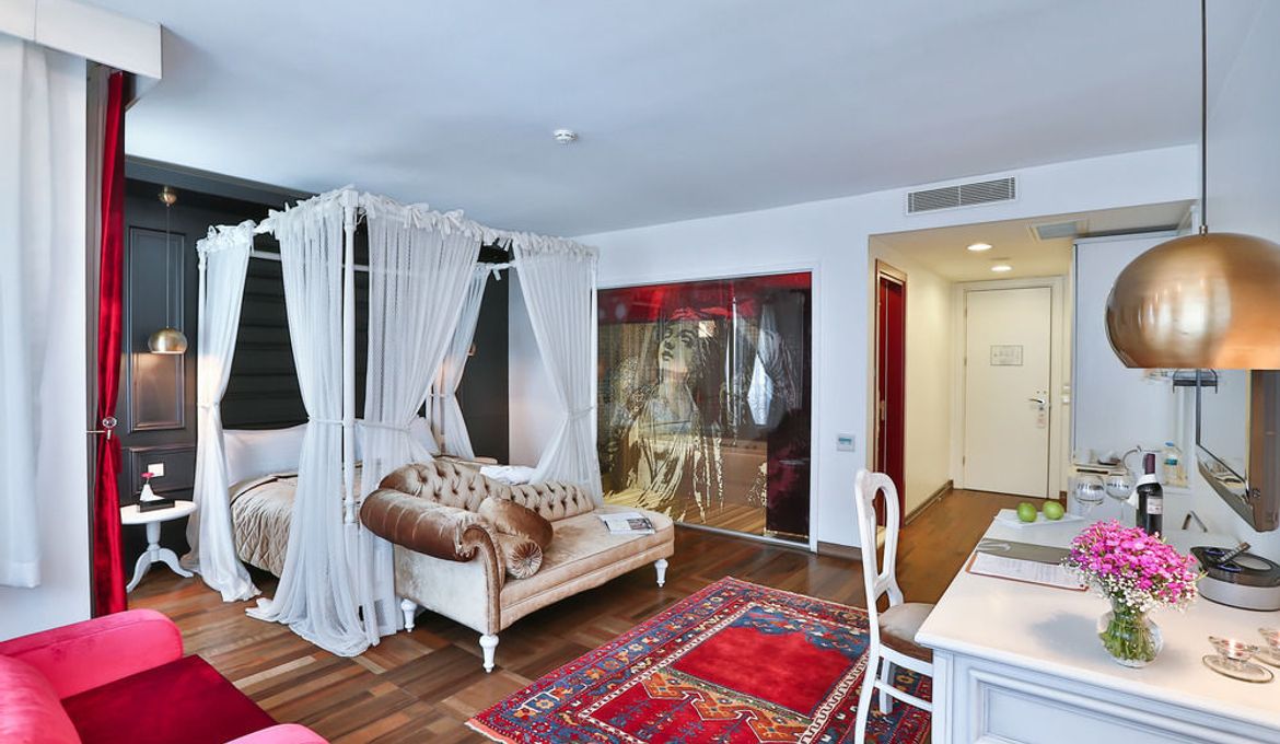 Senatus Suites