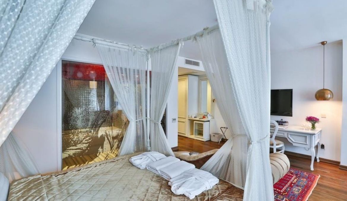 Senatus Suites