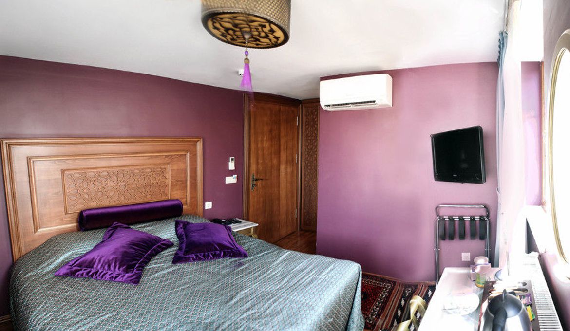 Merial Hotel