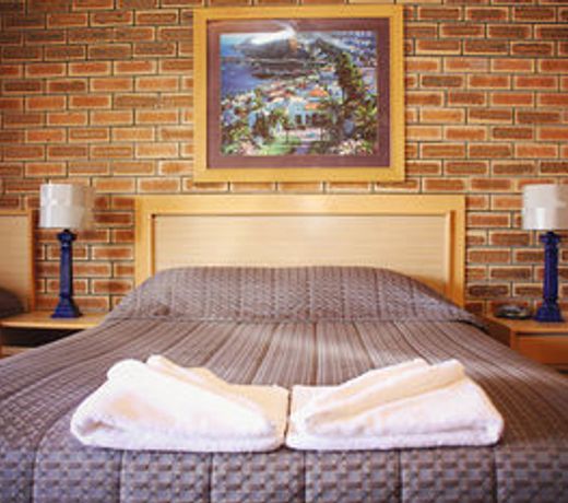 The Town House Motor Inn
