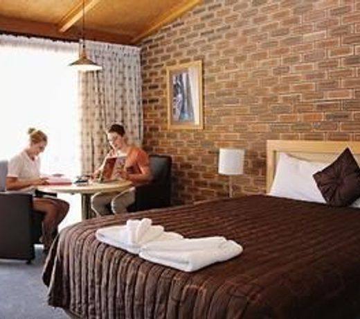 The Town House Motor Inn