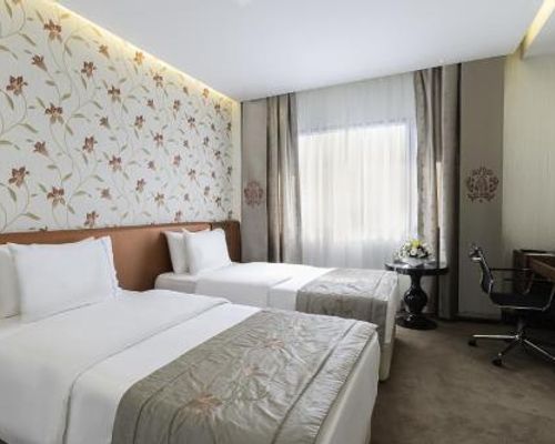 Отель Ramada Hotel & Suites Atakoy - Бакыркёй - фото 1