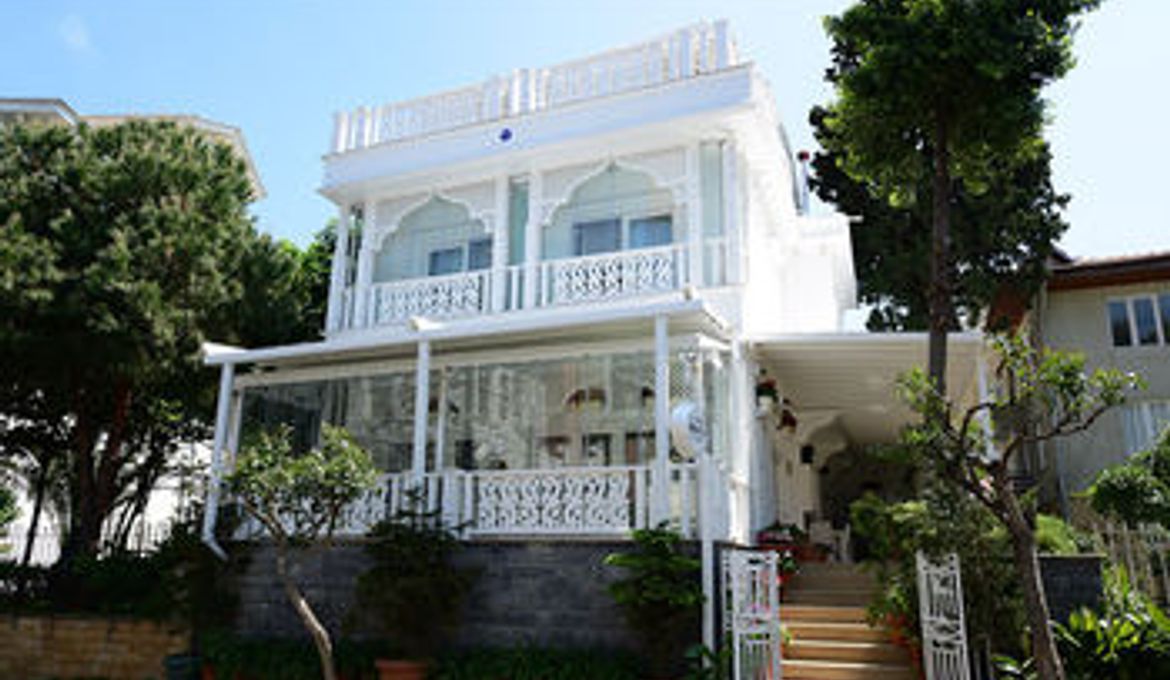 White Palace Otel