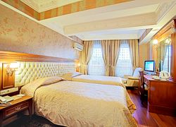 DoubleTree by Hilton Istanbul - Sirkeci фото 2